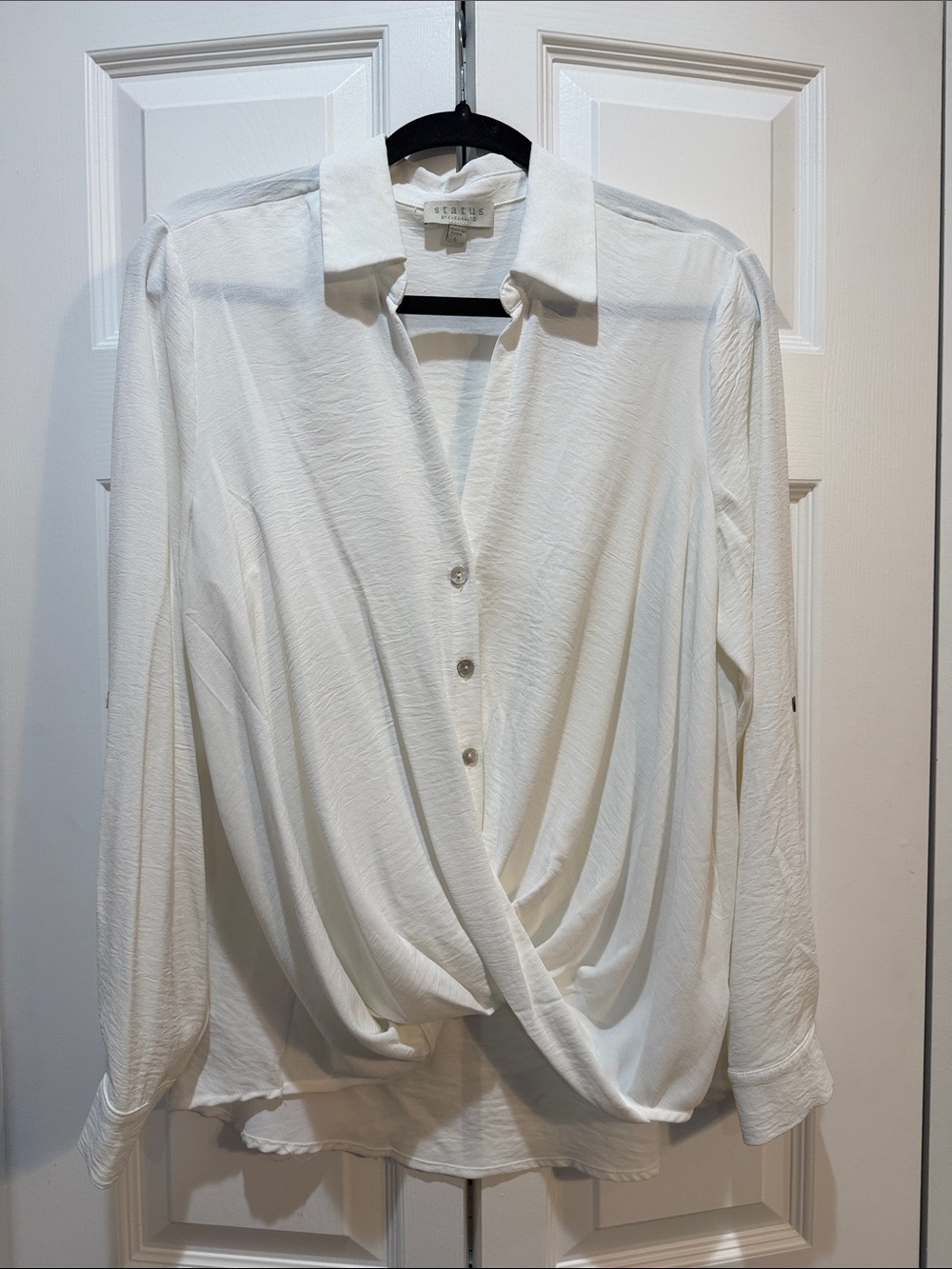 Status by Chenault White Twist-Front Button Shirt - Women Sz L